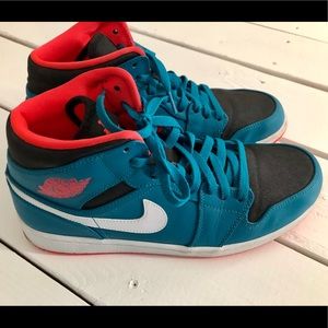 Air Jordan Nike Men's Mid Basketball Shoe 10.5